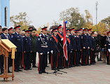На площади Покровского кафедрального собора города Шахты прошло построение лучшего кадетского корпуса в России по случаю торжественной церемонии присяги и вручения первых погон молодым кадетам