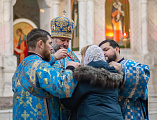 Божественная литургия в Покровском кафедральном соборе города Шахты