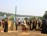 Участники водного крестного хода совершили молебеное пение на берегу реки Северский Донец в ст. Калитвенской