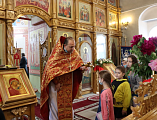 Протоиерей Роман Амплеев поздравил школьников города Новошахтинска с окончанием учебного года