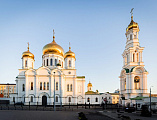 В канун праздника Донской иконы Божией Матери Преосвященнейший Симон епископ Шахтинский и Миллеровский сослужил Главе Донской митрополии в Ростовском кафедральном соборе