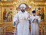 Епископ Шахтинский и Миллеровский Симон и митрополит Саратовский и Вольский Игнатий совершили Божественную литургию в Свято-Троицком кафедральном соборе Саратова
