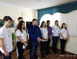 Протоиерей Роман Амплеев и православные добровольцы школы «Дельфин» поздравили ветеранов с Днем города Новошахтинска