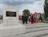 80-летие Победы: депутаты Госдумы и Заксобрания области вместе с миллеровцами и духовенством возложили цветы к «Вечному огню»   