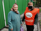 В Александровск-Грушевском благочинии состоялась раздача продуктовых наборов для вручения бывшим несовершеннолетним узникам фашизма