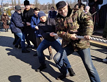 В прощеное воскресенье на площади перед Донским храмом г. Новошахтинска состоялись народные гуляния, посвященные Масленице