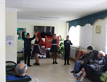 Протоиерей Роман Амплеев поздравил с Днем Победы получателей социальных услуг МБУ «Социально-реабилитационное отделение» г. Новошахтинска