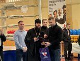 Иерей Евгений Осяк принял участие в открытии юношеских соревнований по боксу ﻿