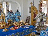 В престольный праздник Преосвященнейший епископ Симон возглавил Божественную литургию в храме Державной иконы Божией Матери города Донецка