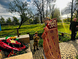 Лития у могилы воинов в Сидорово-Кадамовском