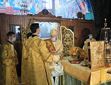 В Неделю Всех святых, в земле Российской просиявших, Преосвященнейший епископ Симон возглавил воскресное богослужение и возвел в сан иеромонаха иеродиакона Амвросия (Склярова)