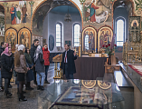 Экскурсию в Покровский кафедральный собор г. Шахты для студентов шахтинского вуза провел епархиальный древлехранитель