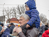 В прощеное воскресенье на Соборной площади города Шахты состоялись народные гуляния, посвященные Масленице «Гуляет русская душа»