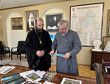 Преосвященнейший епископ Симон и настоятель храма в честь благоверного князя Александра Невского города Шахты обсудили вопросы организации внутреннего убранства храма