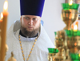 Преосвященнейший епископ Симон с архипастырским визитом посетил храм святой благоверной княгини Анны Кашинской г. Каменск-Шахтинский и совершил воскресную Божественную литургию