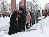 В Зверево состоялся митинг, посвященный 77-ой годовщине освобождения города от немецко-фашистских захватчиков. В мероприятии принял участие иерей Димитрий Дяур