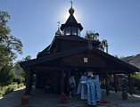В престольный день Преосвященнейший епископ Симон совершил Божественную литургию в храме в честь иконы Божией Матери «Одигитрия» поселка Таловый