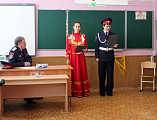 Городское казачье общество г. Гуково совместно с членами казачьей детско-молодежной организации «Донцы» МБОУ казачьей СШ № 22 приняли Совет атаманов окружного казачьего общества Донецкого округа