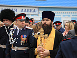 На площади Покровского кафедрального собора города Шахты прошло построение лучшего кадетского корпуса в России по случаю торжественной церемонии присяги и вручения первых погон молодым кадетам