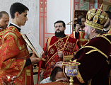 Епископ Шахтинский и Миллеровский Симон совершил Божественную литургию и диаконскую хиротонию в храме Донской иконы Божией Матери г. Новошахтинска
