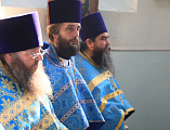 В день памяти явления иконы Пресвятой Богородицы во граде Казани Преосвященнейший епископ Симон возглавил Божественную литургию в храме Донецкого Успенского архиерейского подворья ст. Гундоровской