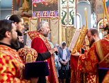 Праздник Светлого Христова Воскресения в Покровском кафедральном соборе города Шахты продолжился великой вечерней