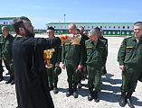 Иерей Сергий Липень поздравил военнослужащих 163 танкового полка с праздником Светлого Христова Воскресения