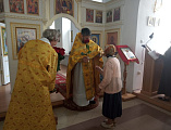 Иерей Сергий Столяров поздравил прихожанок храма святого благоверного князя Александра Невского г. Красный Сулин с Днем жен-мироносиц