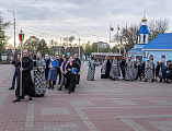 Преосвященнейший епископ Симон совершил утреню Великой субботы с чином погребения плащаницы
