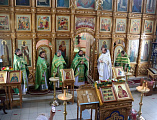 Прихожане храма Донской иконы Богородицы г. Новошахтинска поздравили протоиерея Романа Амплеева с 18-й годовщиной иерейской хиротонии