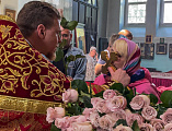 Протоиерей Глеб Гладышев поздравил прихожанок храма с православным женским днем
