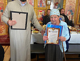 В престольный праздник Никольского храма слободы Кашары, почетным прихожанам вручили грамоты и благодарственные письма