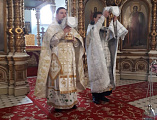 В Свято-Успенском храме архиерейского подворья г. Донецка было совершено заупокойное Богослужение