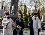 Преосвященнейший епископ Симон совершил панихиду по С.А. Пономаренко, бывшему мэру города Шахты в храме преподобного Сергия Радонежского города Шахты
