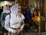 В Покровском кафедральном соборе города Шахты выпускники школ взяли благословение на предстоящие испытания знаний