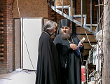 Преосвященнейший епископ Симон ознакомился с ходом строительства храма преподобного Сергия Радонежского в пос. Сидорово-Кадамовский