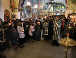 Преосвященнейший епископ Симон совершил утреню Великой субботы с чином Погребения Плащаницы