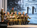 Благочинный Нижнедонского округа принял участие в торжественной церемонии возложения цветов к мемориалу участникам великой Отечественной войны на площади 50-летия Победы поселка Каменоломни
