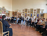 Священник и психологи: в Шахтах состоялся необычный разговор о смысле жизни с учениками-физиками