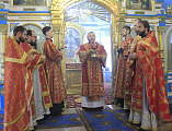 Преосвященнейший епископ Симон совершил Божественную литургию в храме Покрова Пресвятой Богородицы г. Новошахтинска