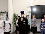 Благочинный приходов Нижнедонского округа поздравил детей с ограниченными возможностями здоровья с Новым Годом и Рождеством Христовым