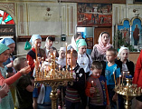 Маленькие паломники, дети из летнего лагеря «Шестоднев» и дошкольной группы «Радость моя» посетили храм Святителя Николая Чудотворца в х.Гуково