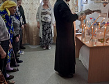 Протоиерей Роман Мясников освятил воду в доме престарелых