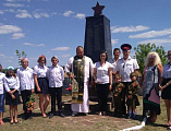 22 июня в Чертково-Калитвенском благочинии около братской могилы, находящейся между селами Шептуховка и Маньково состоялась акция Горсть памяти