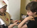 В г. Донецке прошла акция «Пасхальный подарок каждому»