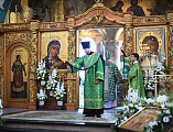 В день Святой Троицы, Пятидесятницы Преосвященнейший епископ Симон возглавил праздничное богослужение в Покровском кафедральном соборе г. Шахты