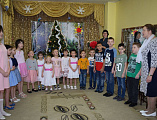 Протоиерей Сергий Яценко поздравил воспитанников приюта «Огонек» пос. Каменоломни с Рождеством Христовым и Новым Годом