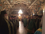 Епископ Шахтинский и Миллеровский Симон накануне дня преставления преподобного Сергия Радонежского с сонмом архиереев совершил всенощное бдение в Троице-Сергиевой Лавре
