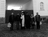 Настоятель Смоленского храма станицы Шумилинской иерей Александр Туховский посетил станицу Вешенскую и станицу Еланскую с благотворительной акцией