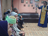 Сестры милосердия и клирик Пантелеимоновского прихода игумен Пантелеимон посетили Дом инвалидов и престарелых в х. Жеребковка